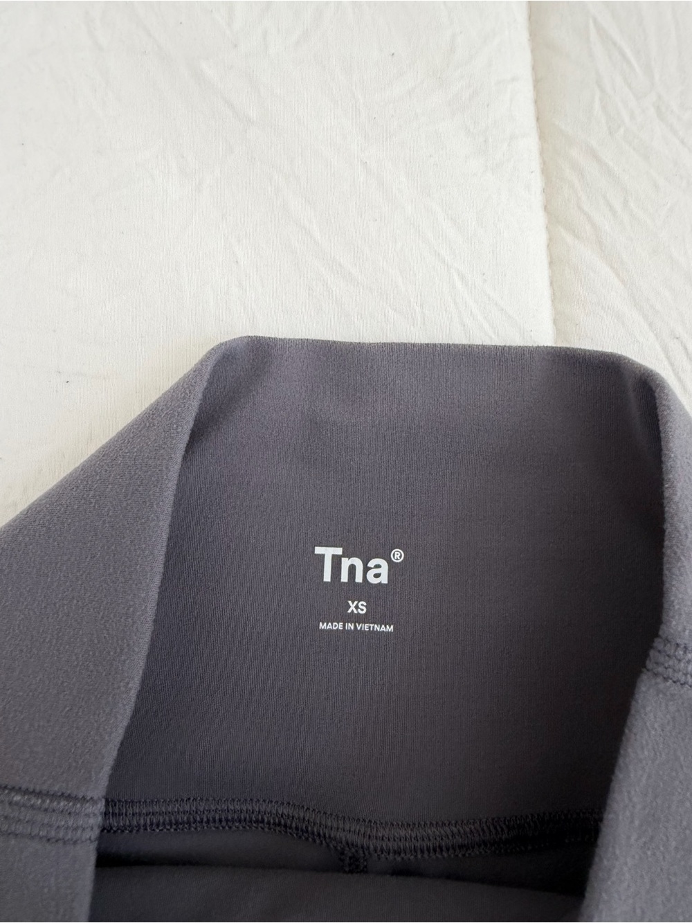 Aritzia TNA 7” Biker Shorts - Picture 3 of 4